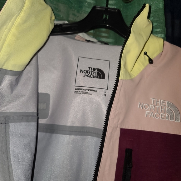 The North Face Jacket - Picture 12 of 17